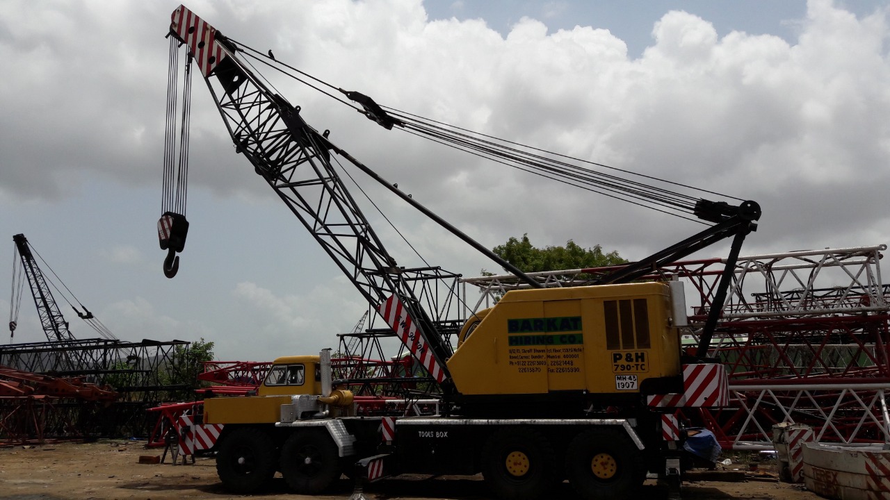 Equipment :: Lattice Boom Cranes