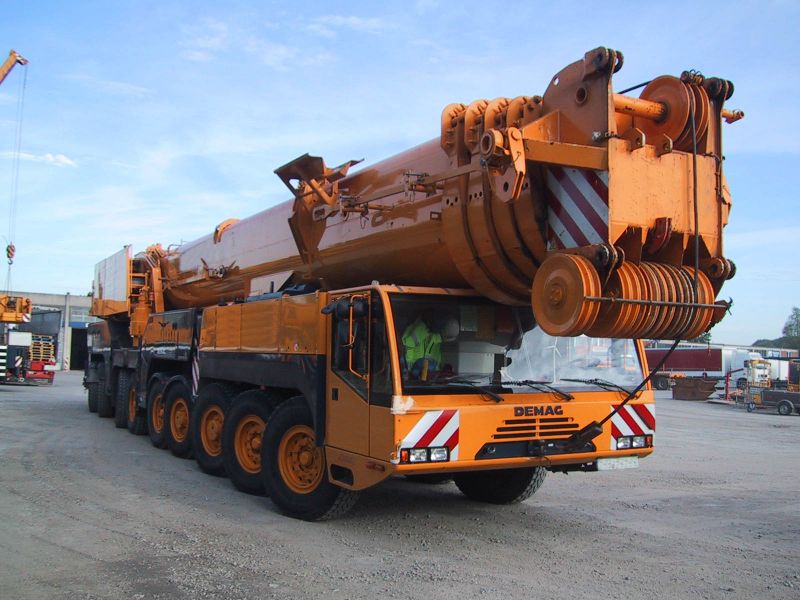 Equipment :: Telescopic Cranes